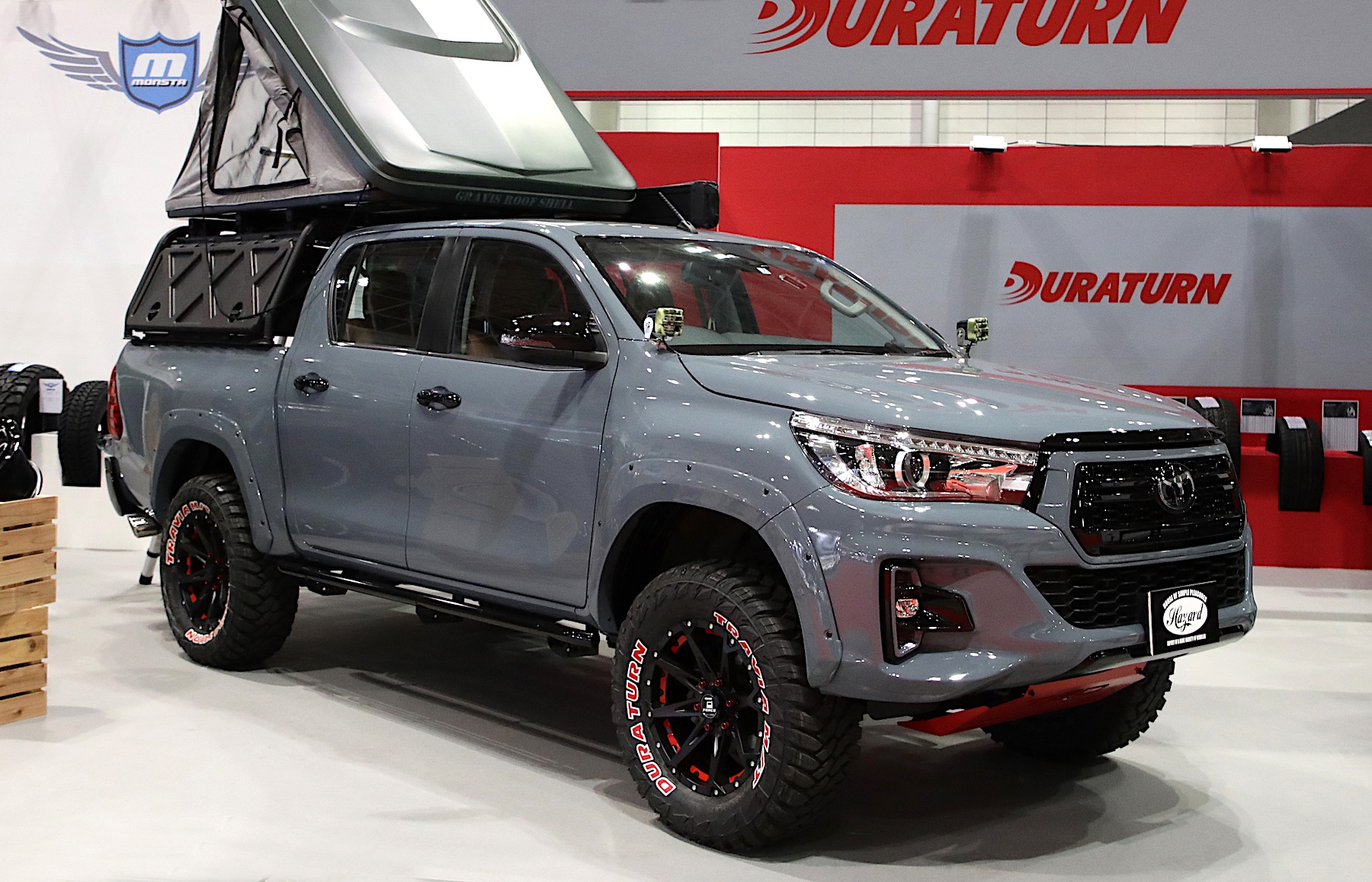 東京国際カスタムカーコンテスト2020「Duraturn w/ hazard Hilux」