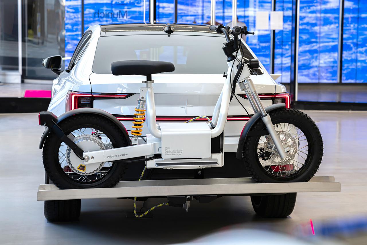 [動画] 電動6輪生活の最適解!?  4輪EVで運びながら、2輪EVをチャージするという、CAKEとPolestarの提案です!!