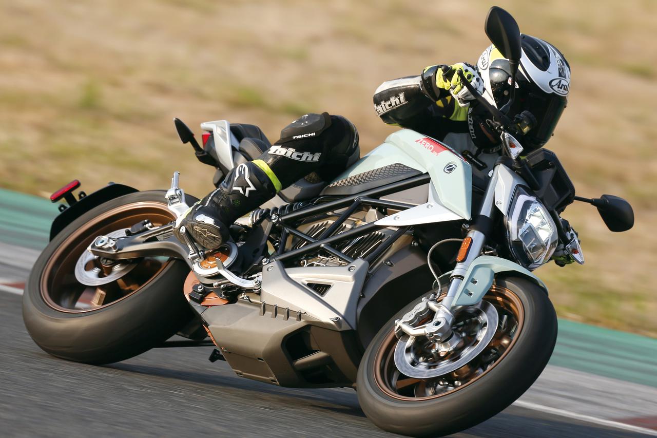 最高時速200km！ 電動大型スポーツバイク ZERO「SR / F」試乗インプレ・車両解説（2020年）