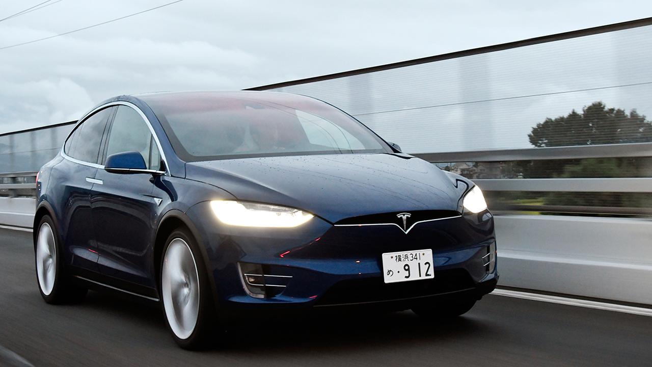 【最新SUVコレクション②】完全自動運転を見据えたEVのテスラ モデルX。高いスポーツ性能も魅力