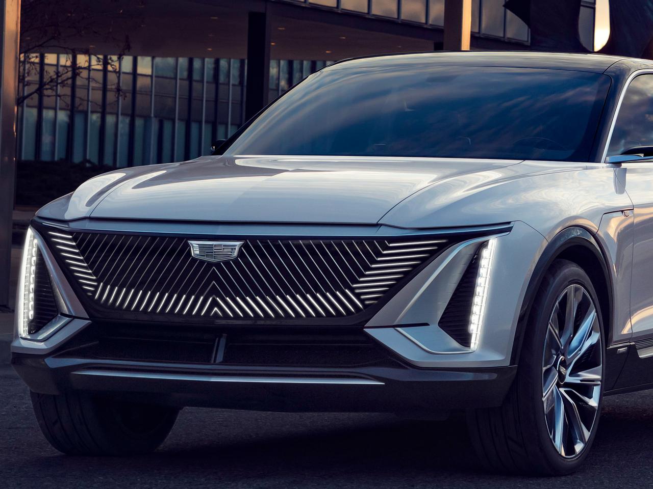 キャデラック初のEV「リリック」の概要が発表に。RWDだけでなくパフォーマンス4WDの設定も