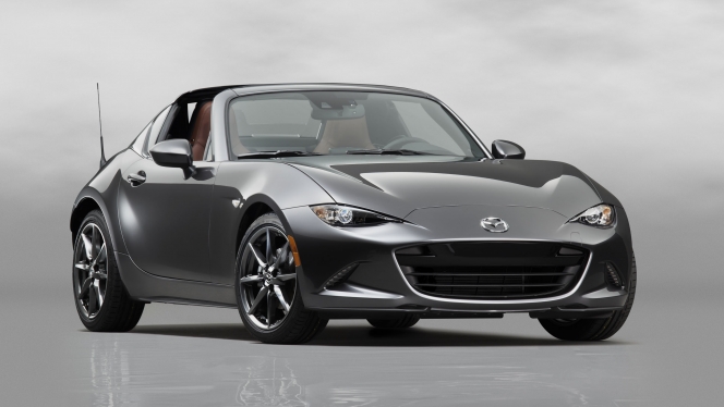 マツダ、NY国際自動車ショーにて「MX5 RF」を世界初公開！