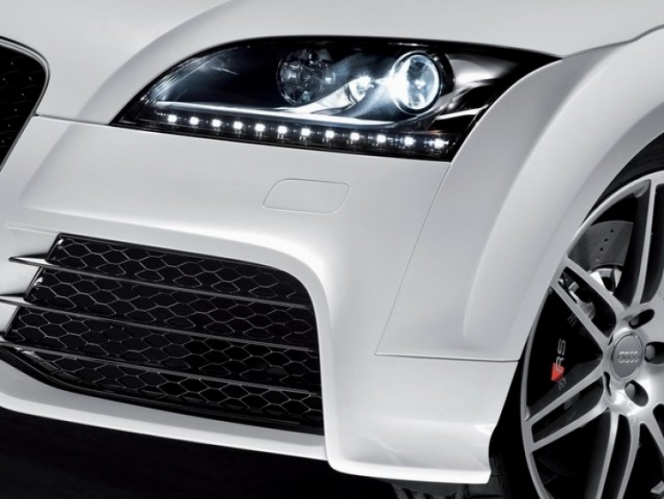 車の表情を変えるワンオフ加工がヘッドライトカスタムの主流に？ワンオフ加工の魅力とは？