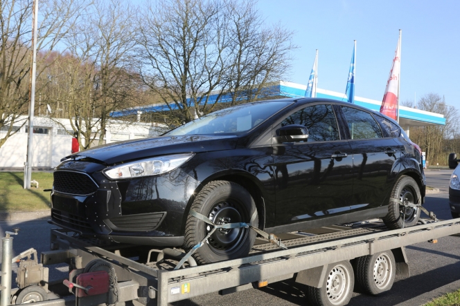 フォード「フォーカス」次期型の輸送中に遭遇か？！