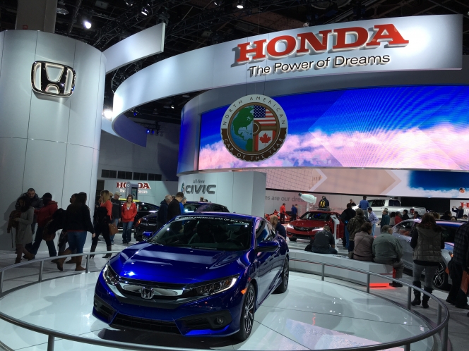 タイなどで絶好調の新型ホンダ シビック…2年後には日本にやってくる？！