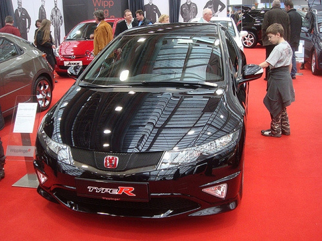 2016年度、自動車メーカーの各代表車種はどれだと思う？