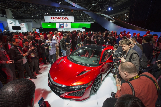 約30年という時を経て蘇った新型NSX、初代との共通点は？