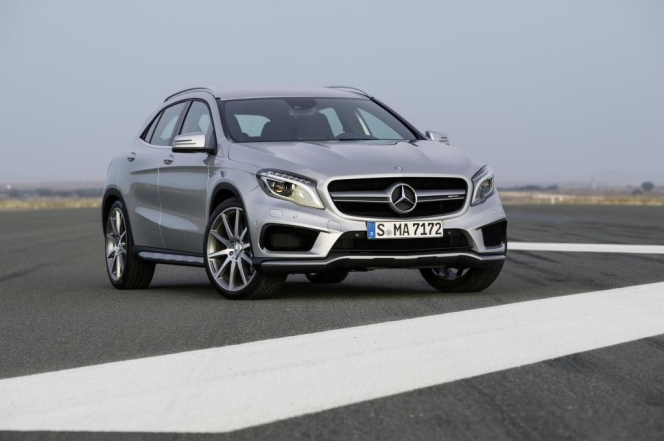 メルセデスAMG GLA 45 4MATIC vs アウディRS Q3...今買うべきクルマはどちら？