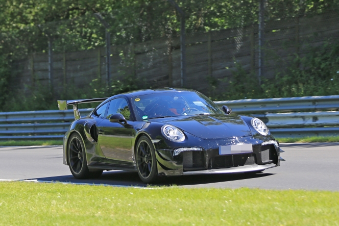 ポルシェ911 GT3 RS次世代型「4.2」の存在感は別格！ニュルで今季最速ラップ！