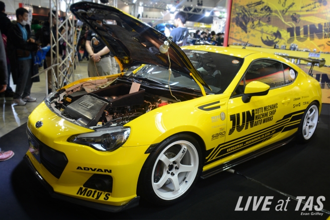 BRZに1万回転超えのV8エンジンを搭載…バイクのエンジンをクルマに載せるとどうなる？