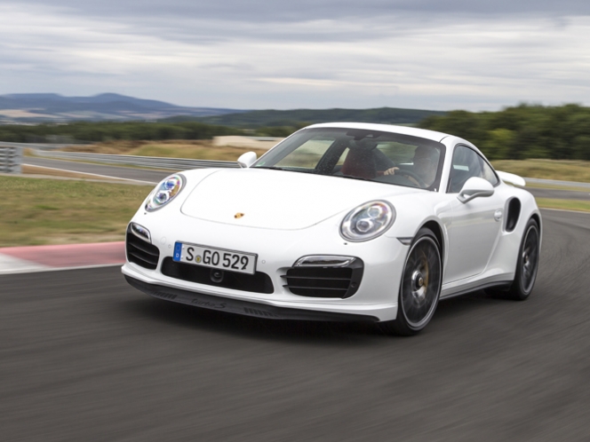 フェアレディZからポルシェまで！20代でも気軽にスポーツカーをレンタルできるサービスが素晴らしい！