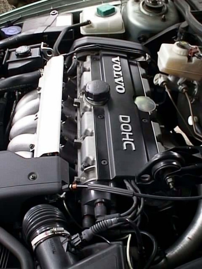 直5、V12、水平6気筒…マイノリティだけど、熱烈なファンも多いエンジンレイアウト4選
