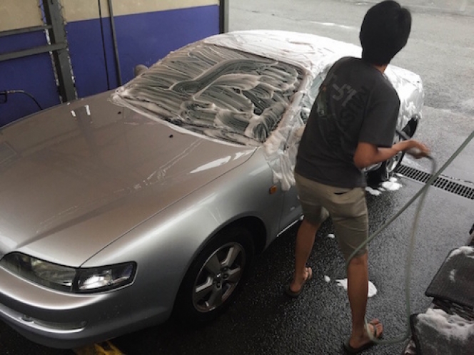 GTウィング、洗車機に入れるとやっぱり折れちゃう？！【動画】