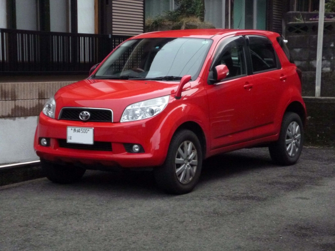 お買い得感の高いトヨタ ラッシュの特別仕様車。専用ボディカラーもあり！