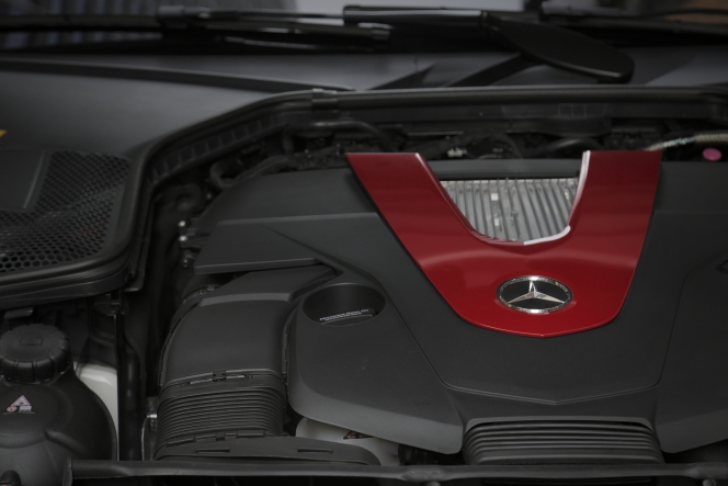 MercedesAMG C 43 vs 旧C 300 AMG(旧V6ユニット搭載車)対決！それで何が変わったのか？