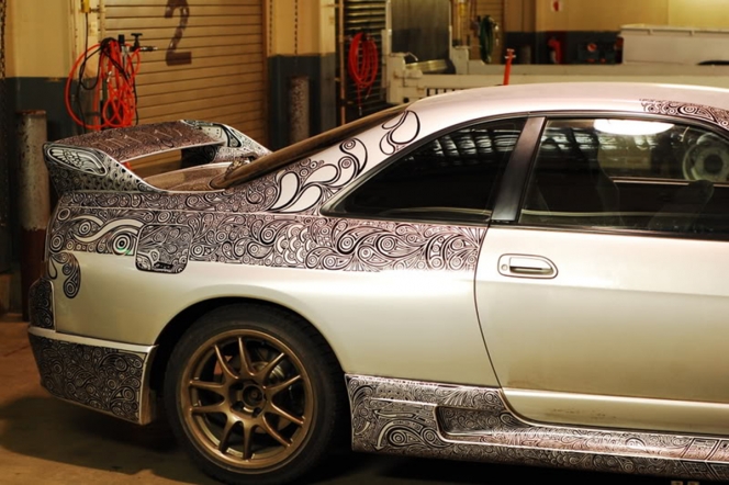 これは芸術？夫婦で手がけたGTR R33のオリジナルカスタム