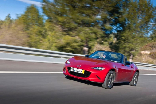 DOHCエンジンは何がスゴいの？