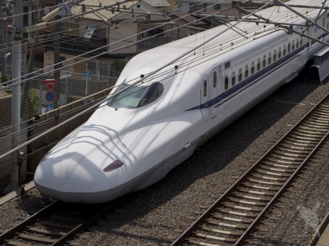 飛行機、電車、船…死亡率が一番高いのはクルマって知ってる？