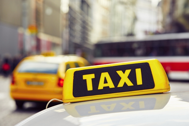年収1,000万も夢じゃない！？タクシー運転手ってどのくらい稼げるの？