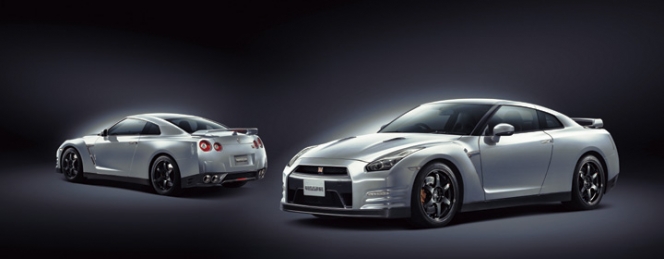 新車価格は1000万円前後…世界に誇るスーパースポーツ「日産 GTR」の中古車事情は？
