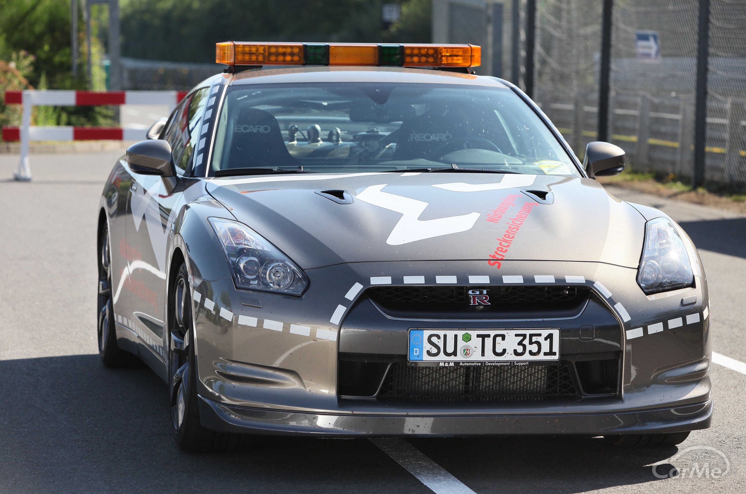 最高速310キロ！高速消防車「日産 GT-R」
