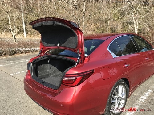 日産スカイライン200GTt Type-P の収納&荷室レビュー【小物入れの数、荷室の広さはどう？】