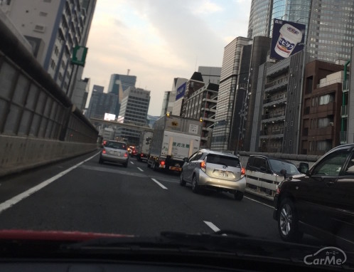 道路上の落下物で愛車が傷ついた!! その対処法は？