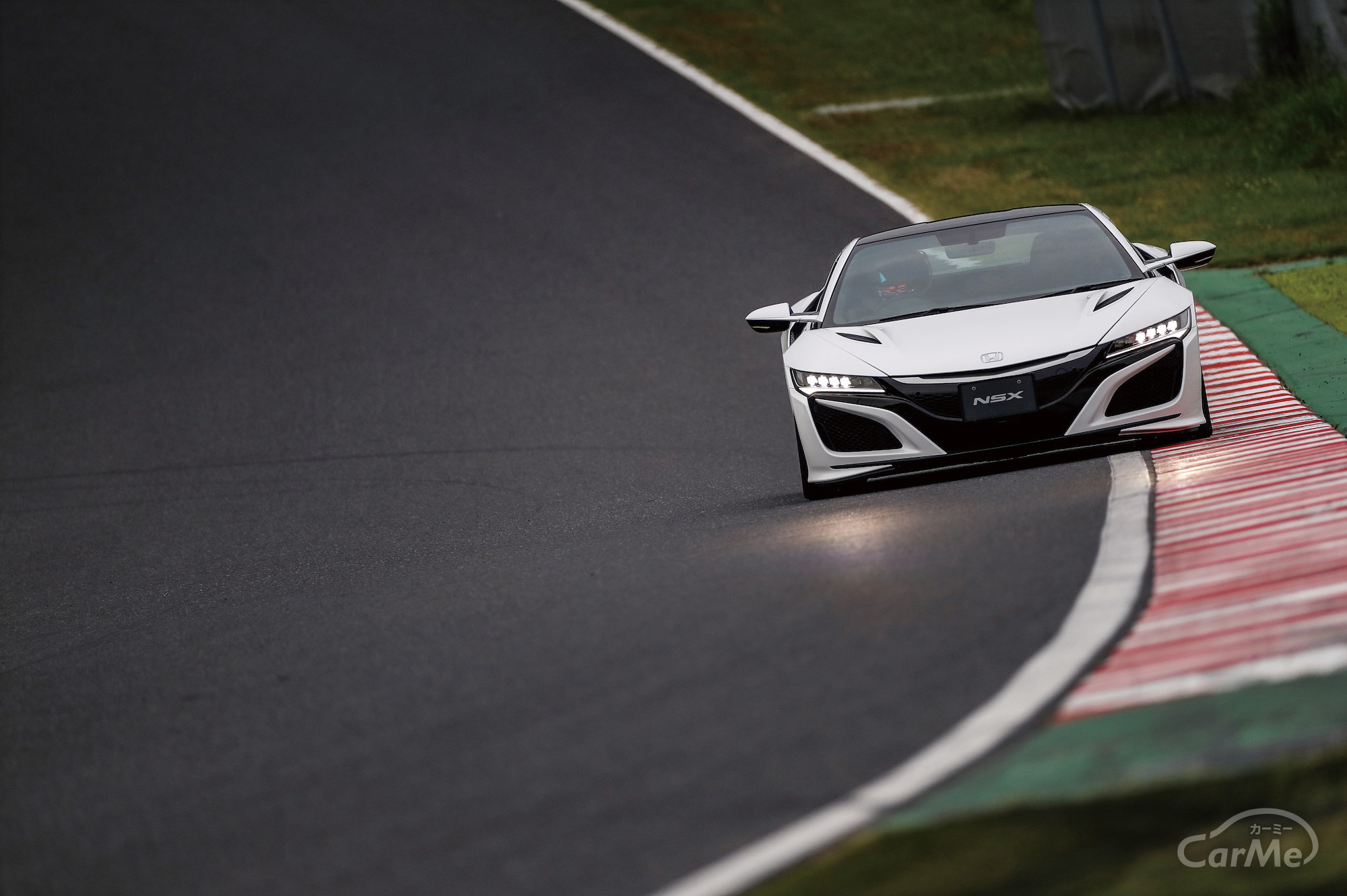なぜメーカーはニュルのタイムや0-100km/hにこだわるの？