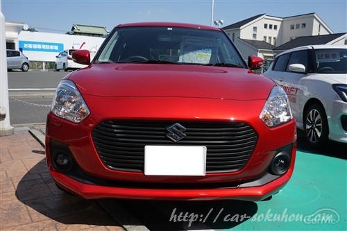 フルモデルチェンジをして新発売されたスズキ新型スイフトの乗降性を徹底検証【乗り降りはしやすかった？】