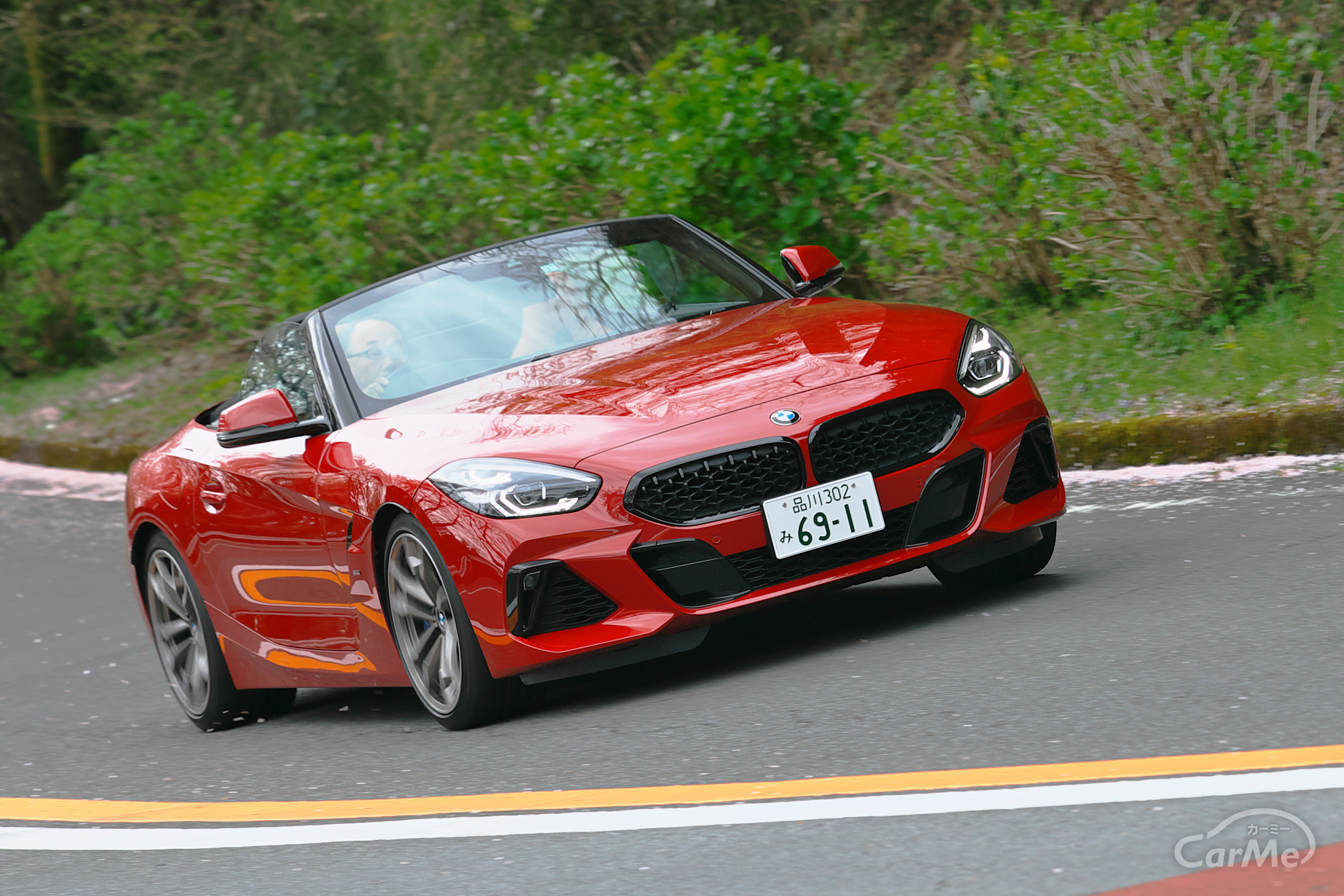 およそ2年ぶりに復活を遂げた、新型 BMW Z4。その走りとインターフェースに迫る