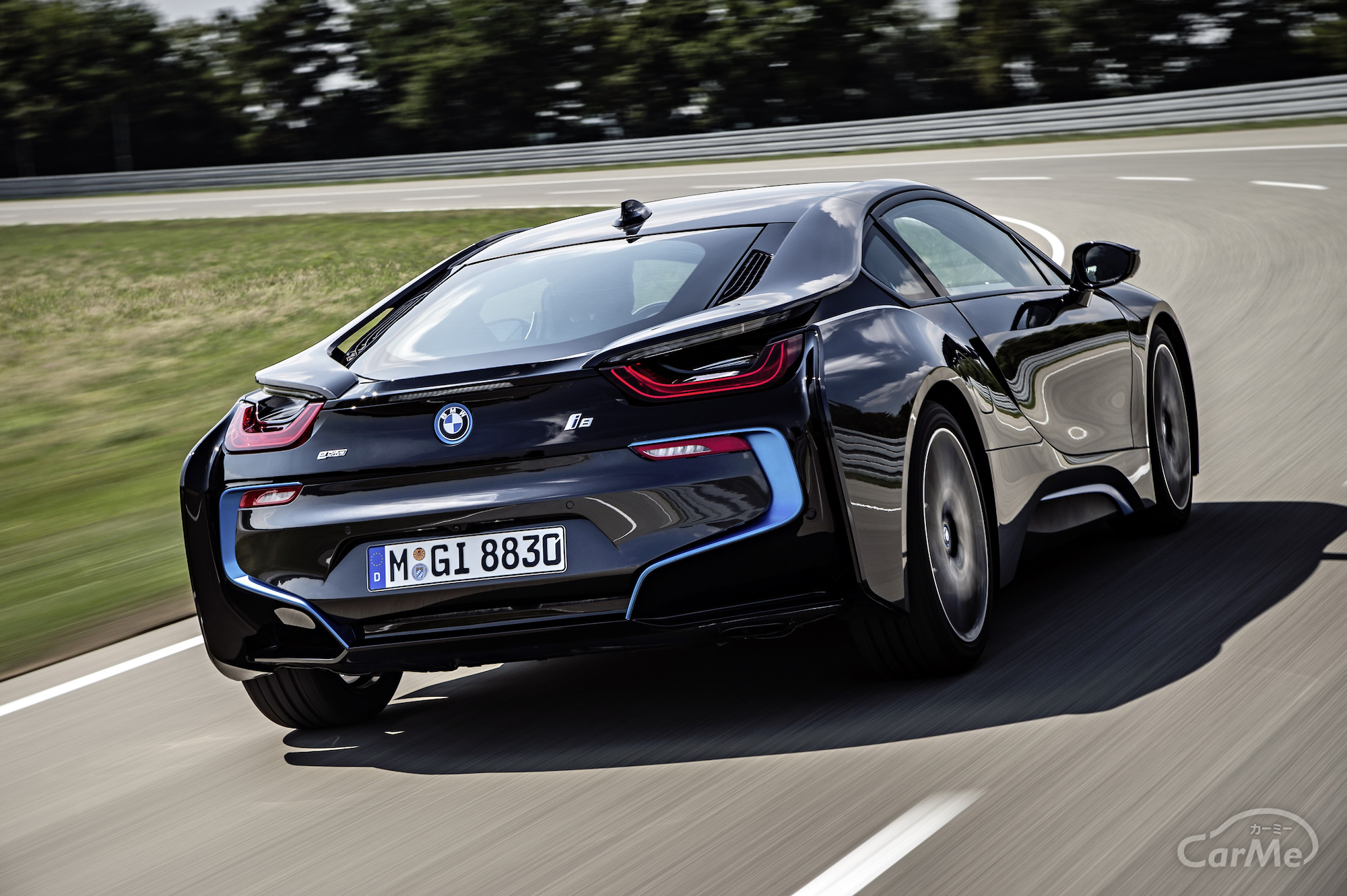 BMW i8やフォードGTなど、スーパーカーが採用する「ゴリラガラス」とは？