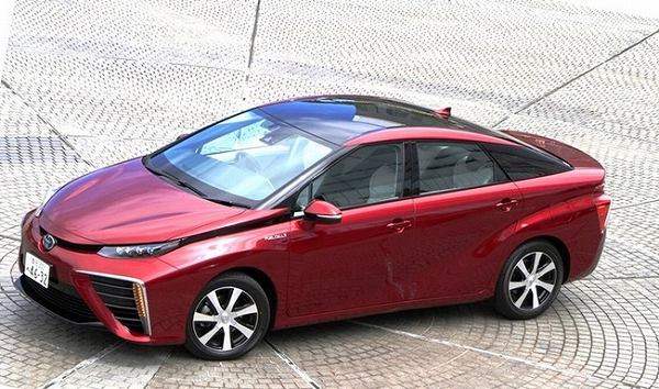 長納期以前の問題。トヨタの燃料電池車「MIRAI」がリコール。まさかの燃料電池に不具合有り