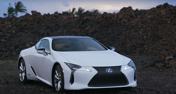 レクサス「LC500」のレビュー動画が公開に。動画では表現できない感動がある模様