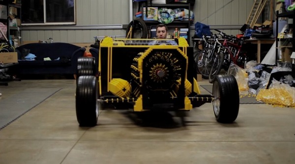 これスゲェ！50万個のレゴを使った実物大ホットロッドが登場。しかも自走可【動画有】