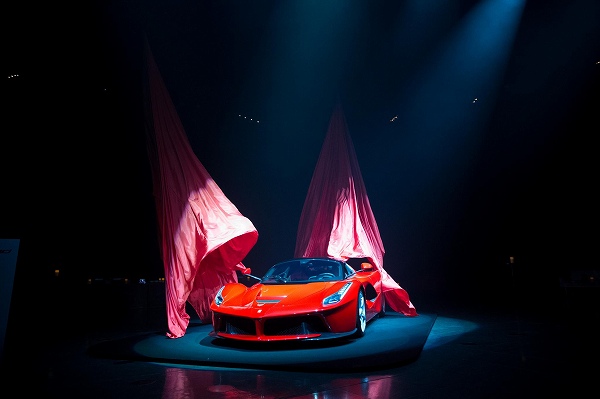 衝撃の事実。フェラーリディーラが「ラ・フェラーリ」の走行距離を不正にロールバックし高値で販売していたことが判明