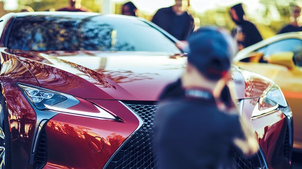 遂にレクサス「LC」が販売スタート。「LC500h」の燃費は15.8km/h