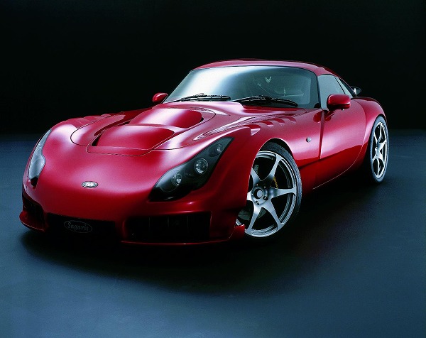 TVRが購入申込み者向けに謎のスーパースポーツカーを公開。最高時速は320km/hに到達【動画有】