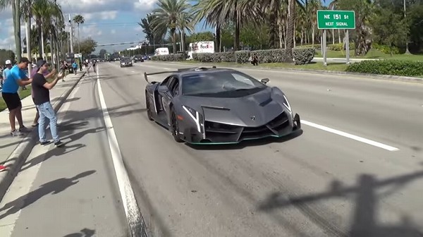 マイアミにて 4億円超えのランボルギーニ ヴェネーノ が走る 空ぶかしサウンドのおまけ付 動画有 気になる車 バイクニュース マイアミにて 4億円超えのランボルギーニ ヴェネーノ が走る 空ぶかしサウンドのおまけ付 動画有 気になる車 バイクニュース