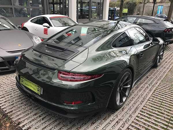 こちらも転売される？今度はダークグリーンのポルシェ「911R」が納車