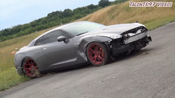 ハイスピードで事故ったらどうなる？2,000馬力仕様の日産「GT-R」が350km/hにてクラッシュ【動画有】