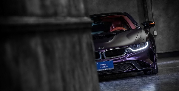 こりゃクレイジー。EVE.RYNがカスタムモデルBMW「i8・ダークナイト」を公開