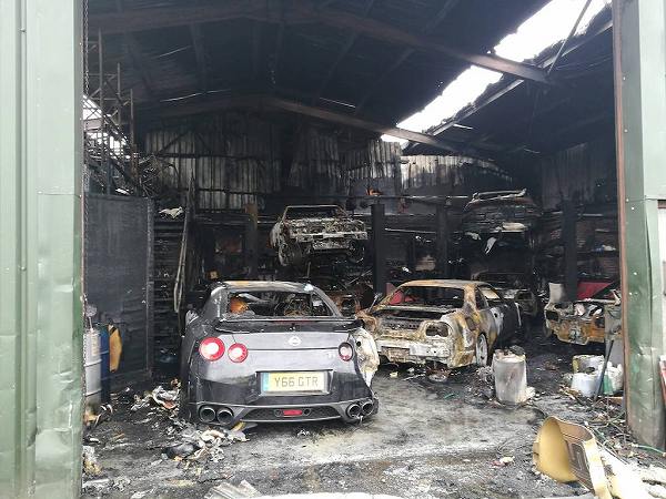 イギリスの日本車専門ショップが謎の全焼に。火災の原因は一切不明