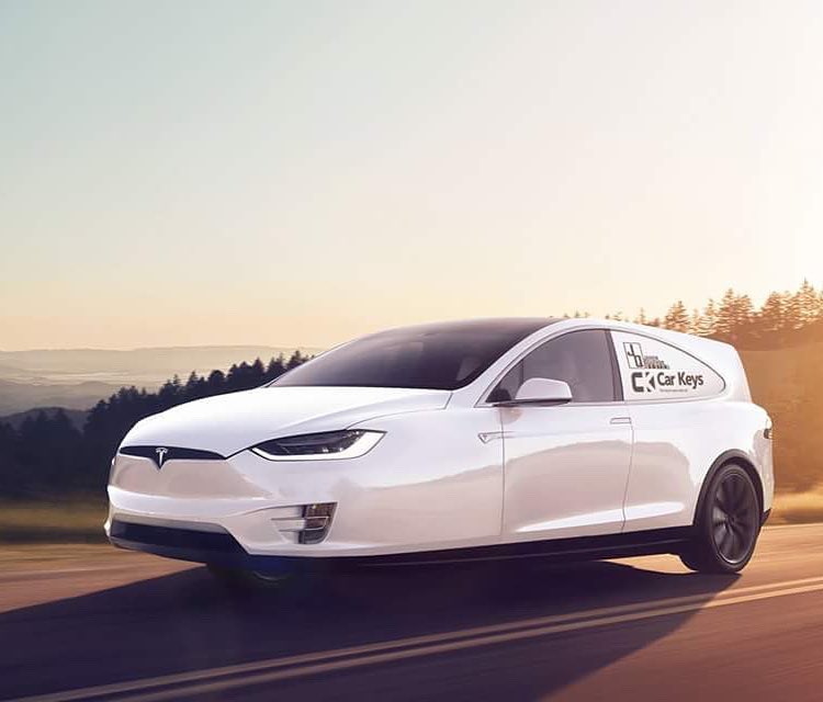これ何ぞ？テスラ「モデルX」を三輪自動車風したレンダリングが公開に