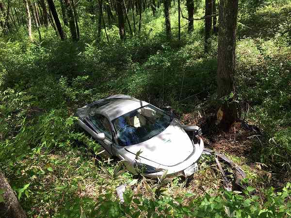 浅間ヒルクライム1日目にて、カーグラフィック社長のマクラーレン「570S」がクラッシュ