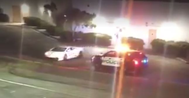 ランボルギーニ「ウラカン」がポリスカーの周りをドーナツターン。そのまま「ウラカン」は逃走【動画有】