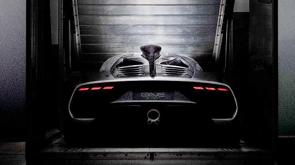 メルセデスベンツAMG「プロジェクト・ワン」のリヤデザインが公開。大口径のセンターパイプはまさに野心的なハイパーカー