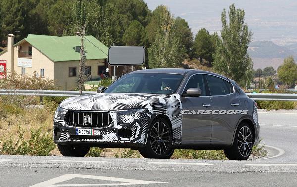 マセラティのハイパフォーマンスSUV「レヴァンテGTS」の開発車両を捕捉。ライバルはBMW「X5 M」か