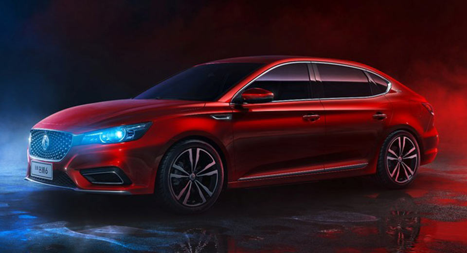 MGが新たな4ドアモデルを発表。ライトはそのままマツダにしか見えない件。