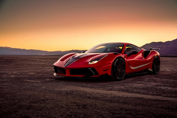 マンソリー仕様のフェラーリ「488GTB」。カーボンファイバを多用した「4XXシラクーサパッケージ」