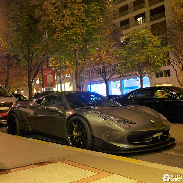 これは意外。パリにて、リバティウォーク(LB)仕様のフェラーリ「458イタリア」が目撃に